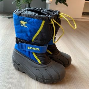 *SOLD* Sorel Nylon Winter Boots